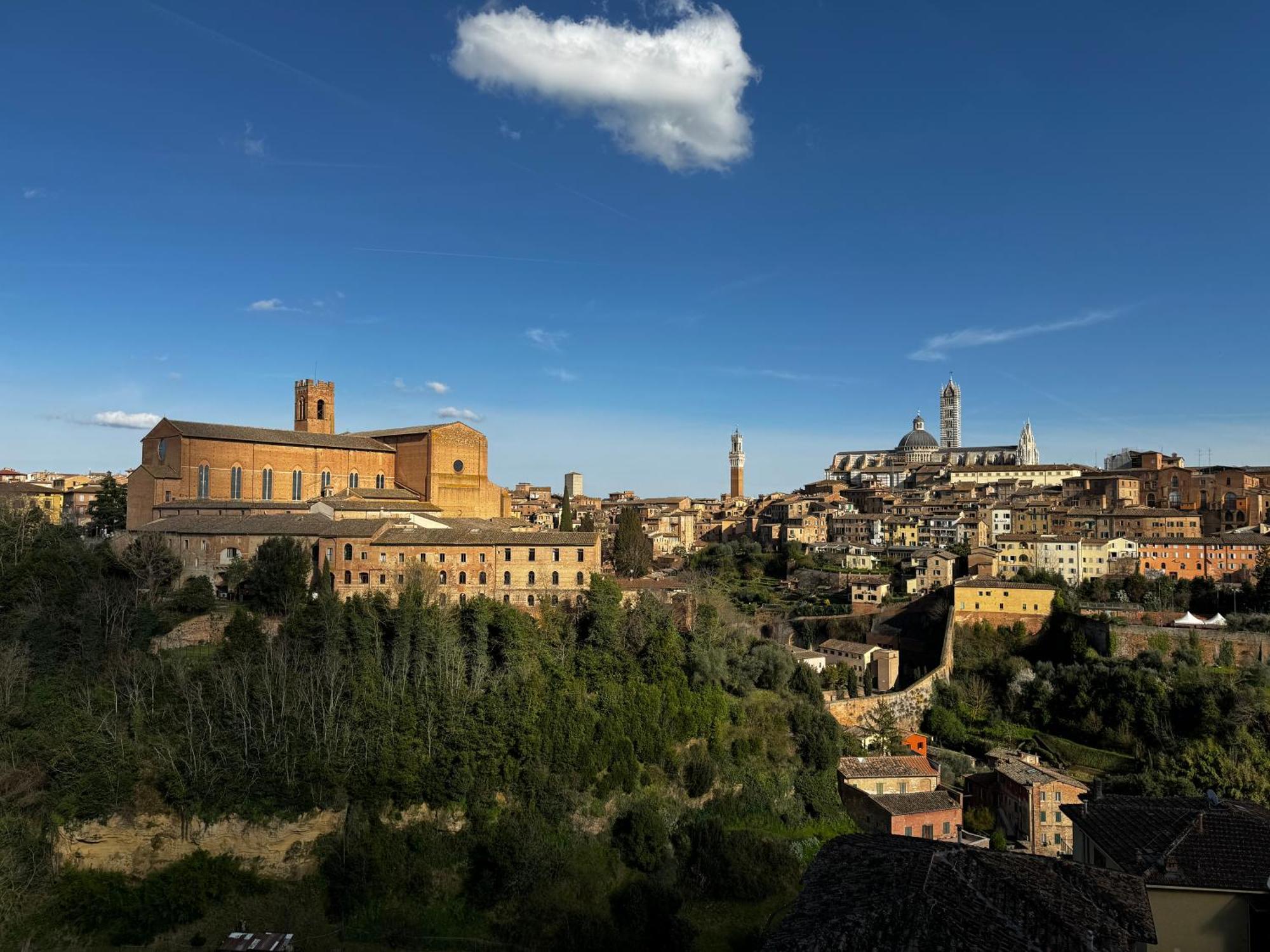 Skyline Siena Appartement Buitenkant foto